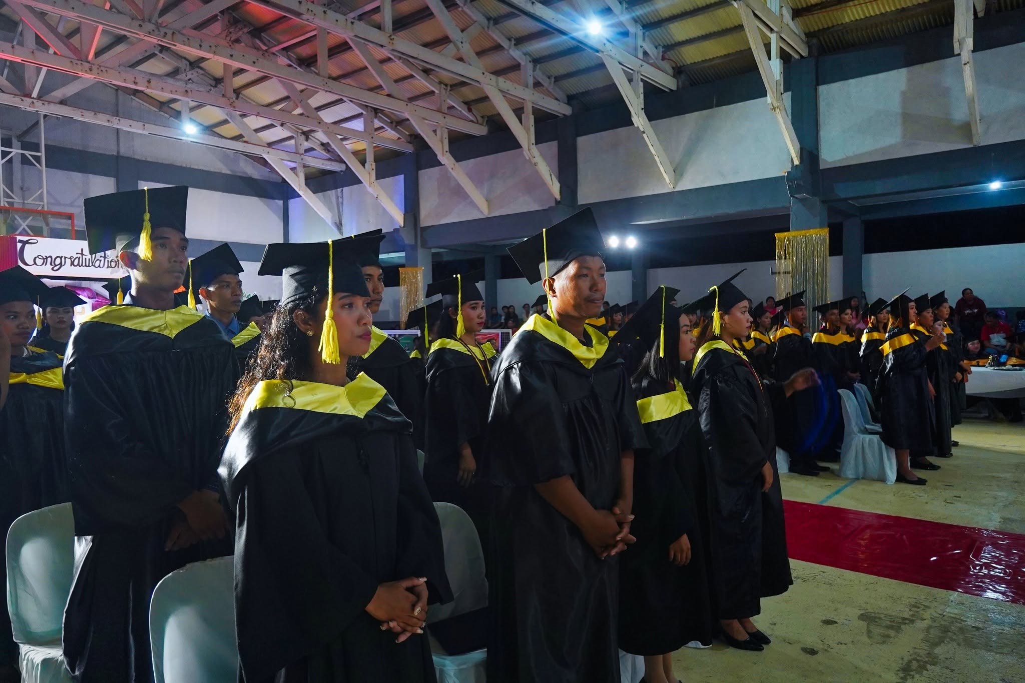 GRAD-AT-CALAYAN-PHOTOSET photo 10